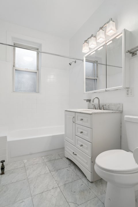 Tiny photo for 1057 W Berwyn Avenue #3, Chicago, IL 60640 (MLS # 12757364)
