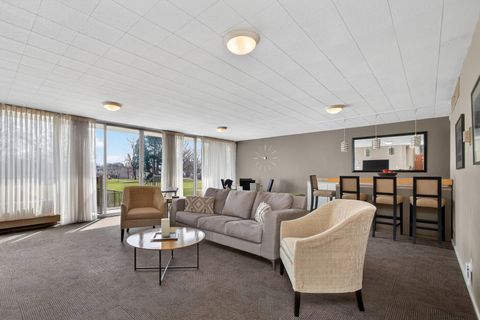 Tiny photo for 1337 21 Avenue #3D, Rock Island, IL 61201 (MLS # 12600715)