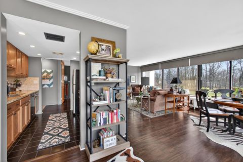 Tiny photo for 1337 21 Avenue #3D, Rock Island, IL 61201 (MLS # 12600715)