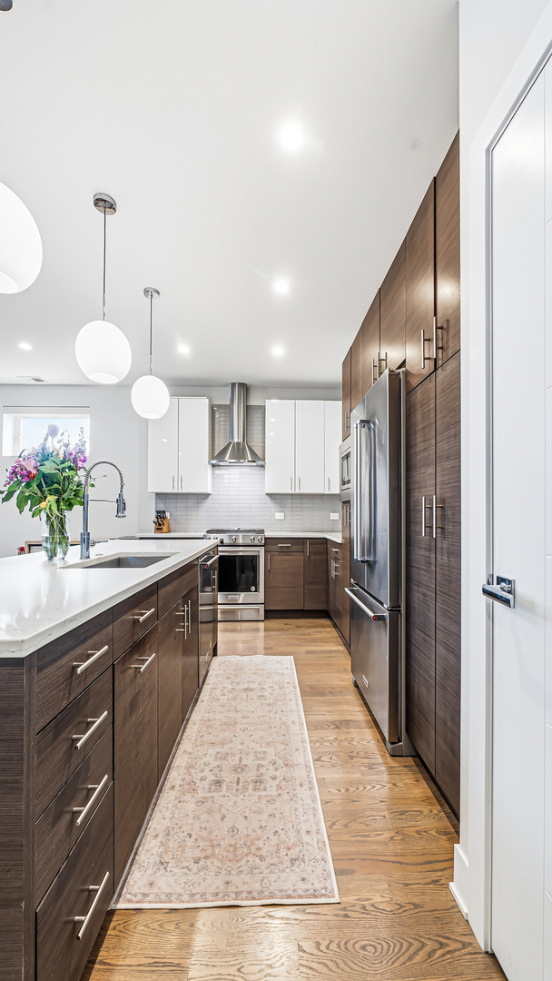 2703 W Belmont Avenue 3E