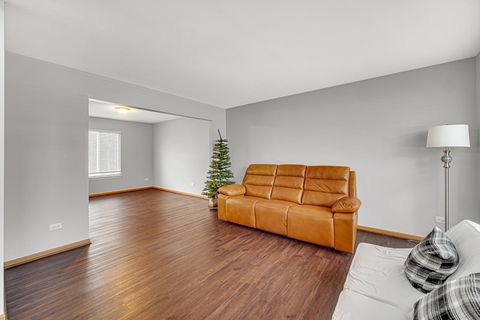 Tiny photo for 4 Franklin Court, Bolingbrook, IL 60440 (MLS # 12571750)