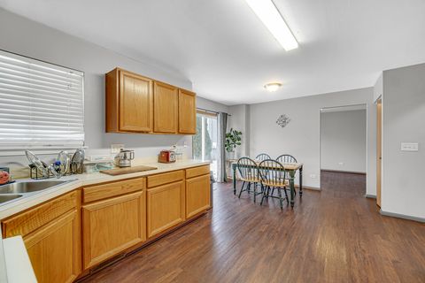 Tiny photo for 4 Franklin Court, Bolingbrook, IL 60440 (MLS # 12571750)