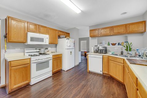 Tiny photo for 4 Franklin Court, Bolingbrook, IL 60440 (MLS # 12571750)