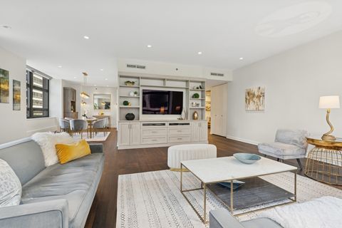 Tiny photo for 680 N LAKE SHORE Drive #321, Chicago, IL 60611 (MLS # 12499403)