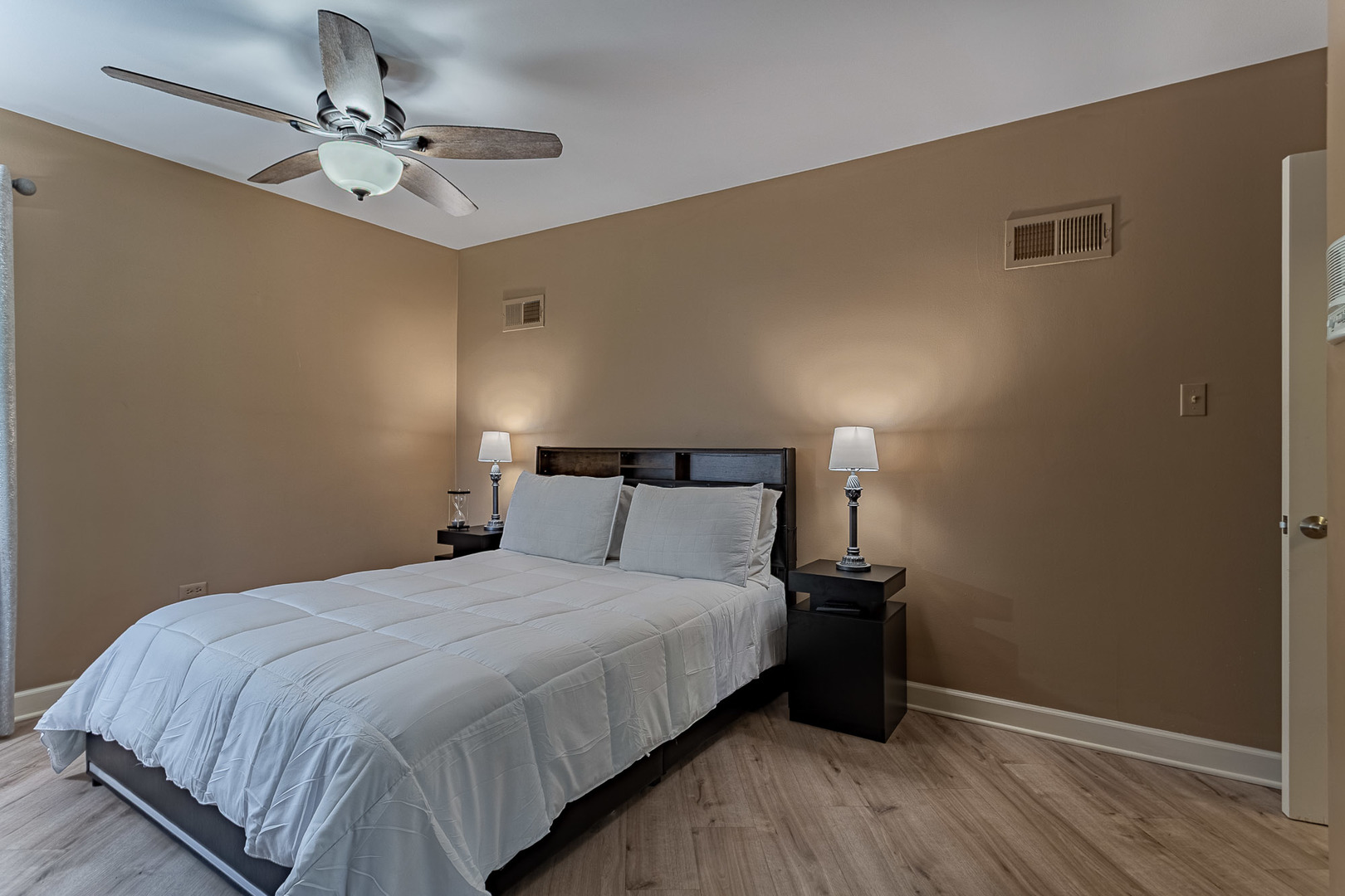 Itasca, Illinois 60143, United States, 4 Bedrooms Bedrooms, ,4 BathroomsBathrooms,Residential,Active,182052