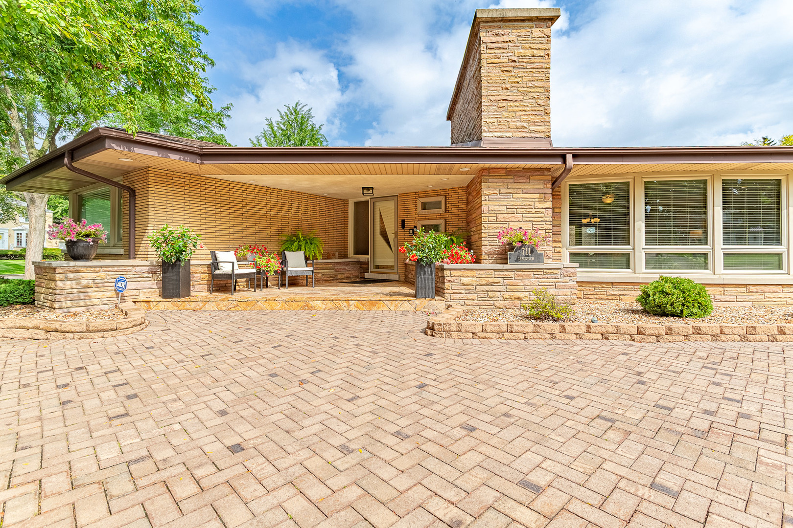 711 E Greenview Road