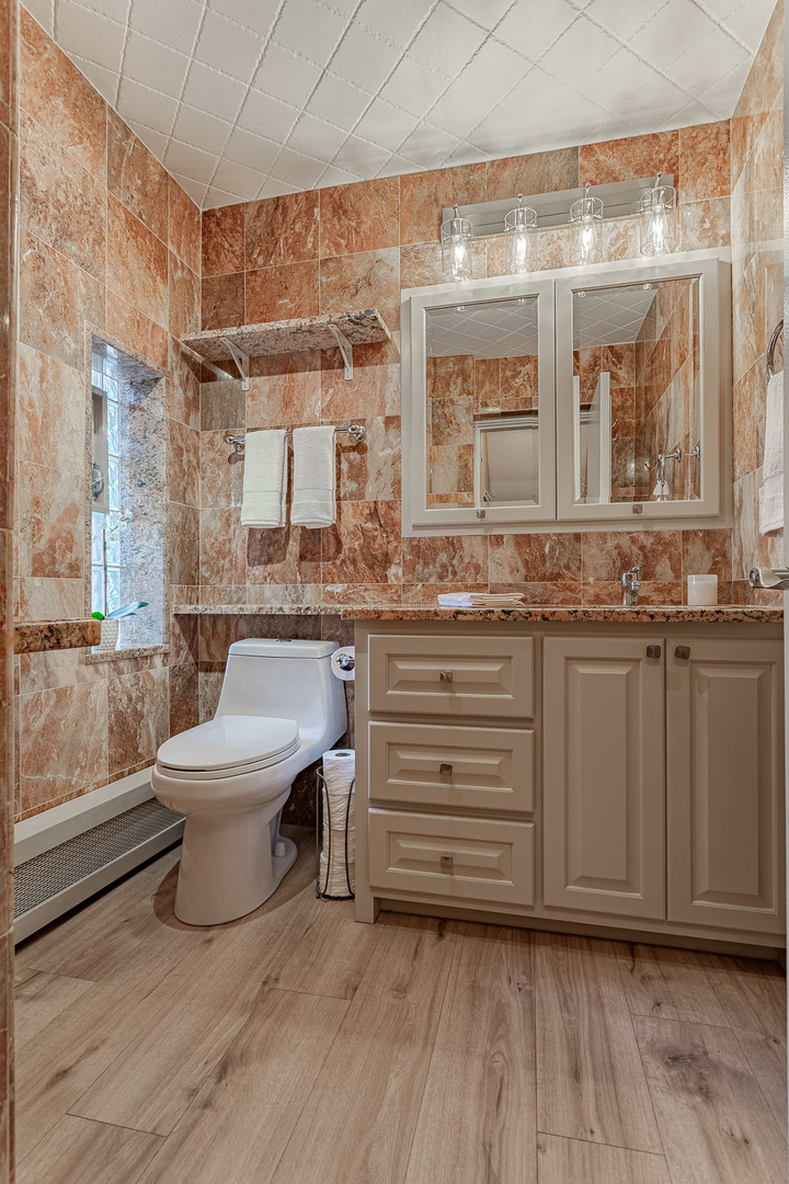 Itasca, Illinois 60143, United States, 4 Bedrooms Bedrooms, ,4 BathroomsBathrooms,Residential,Active,182052