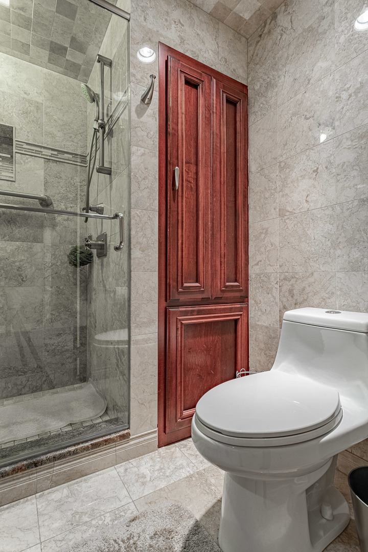 Itasca, Illinois 60143, United States, 4 Bedrooms Bedrooms, ,4 BathroomsBathrooms,Residential,Active,182052