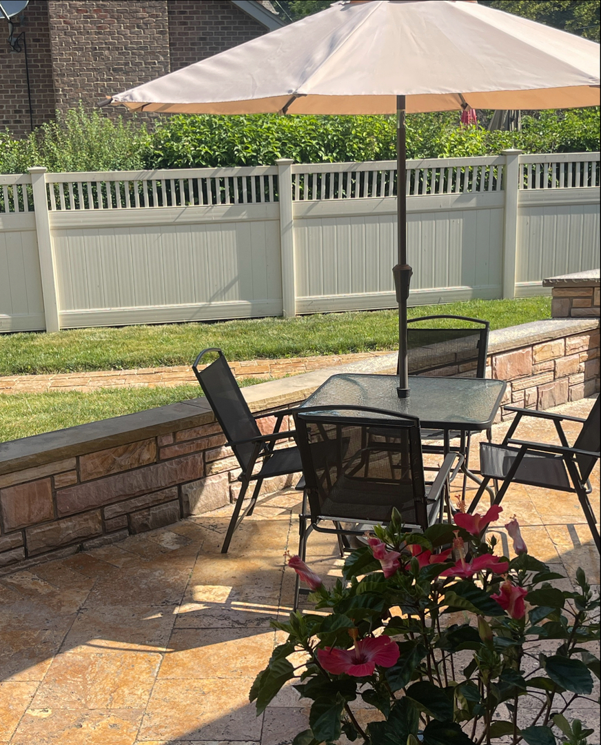 Itasca, Illinois 60143, United States, 4 Bedrooms Bedrooms, ,4 BathroomsBathrooms,Residential,Active,182052