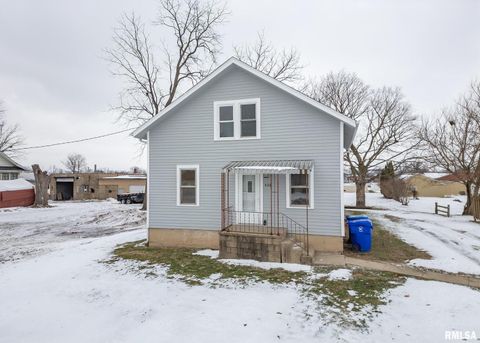 Photo of 436 HOLLIS Street, Kewanee, IL 62443 (MLS # QC4270010)