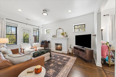Tiny photo for 4202 N Wolcott Avenue #3, Chicago, IL 60613 (MLS # 12793292)