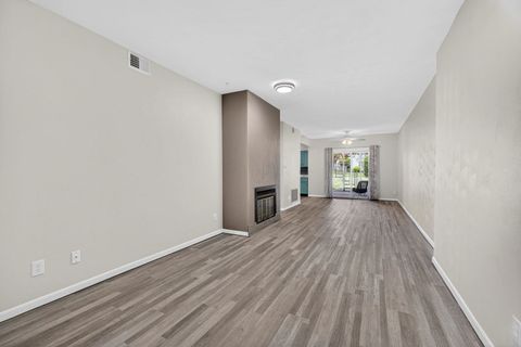 Tiny photo for 3940 Partridge Circle #D, Bettendorf, IA 52722 (MLS # 12676501)