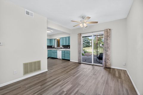 Tiny photo for 3940 Partridge Circle #D, Bettendorf, IA 52722 (MLS # 12676501)