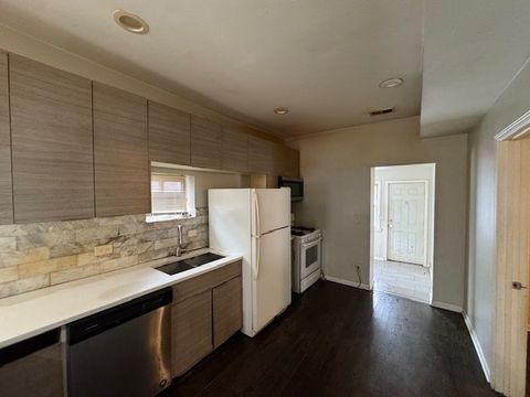 Tiny photo for 9238 S Dauphin Avenue, Chicago, IL 60619 (MLS # 12530362)