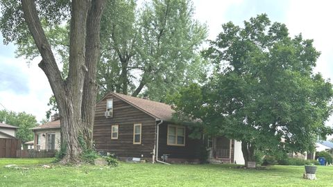 Tiny photo for 932 25th Street, Lasalle, IL 61301 (MLS # 12424773)