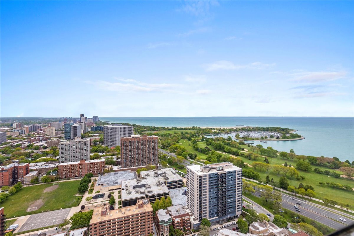 655 W Irving Park Road 4212