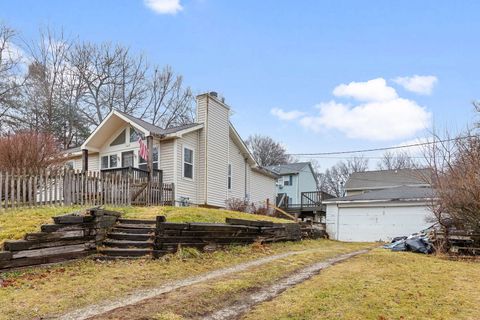 1008 W Dale Avenue McHenry IL 60051