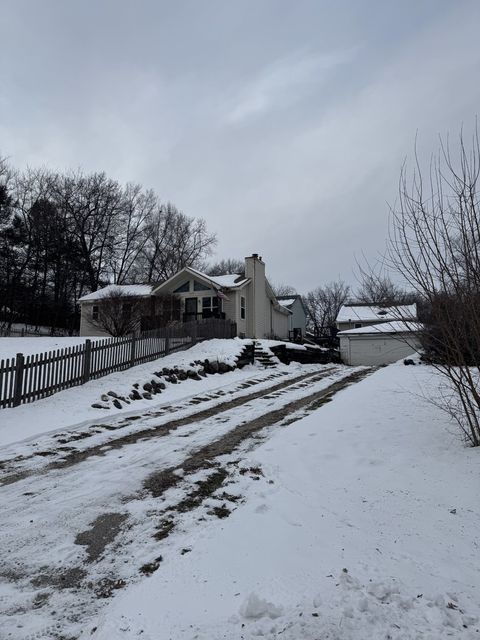 Photo of 1008 W Dale Avenue, McHenry, IL 60051 (MLS # 12533955)