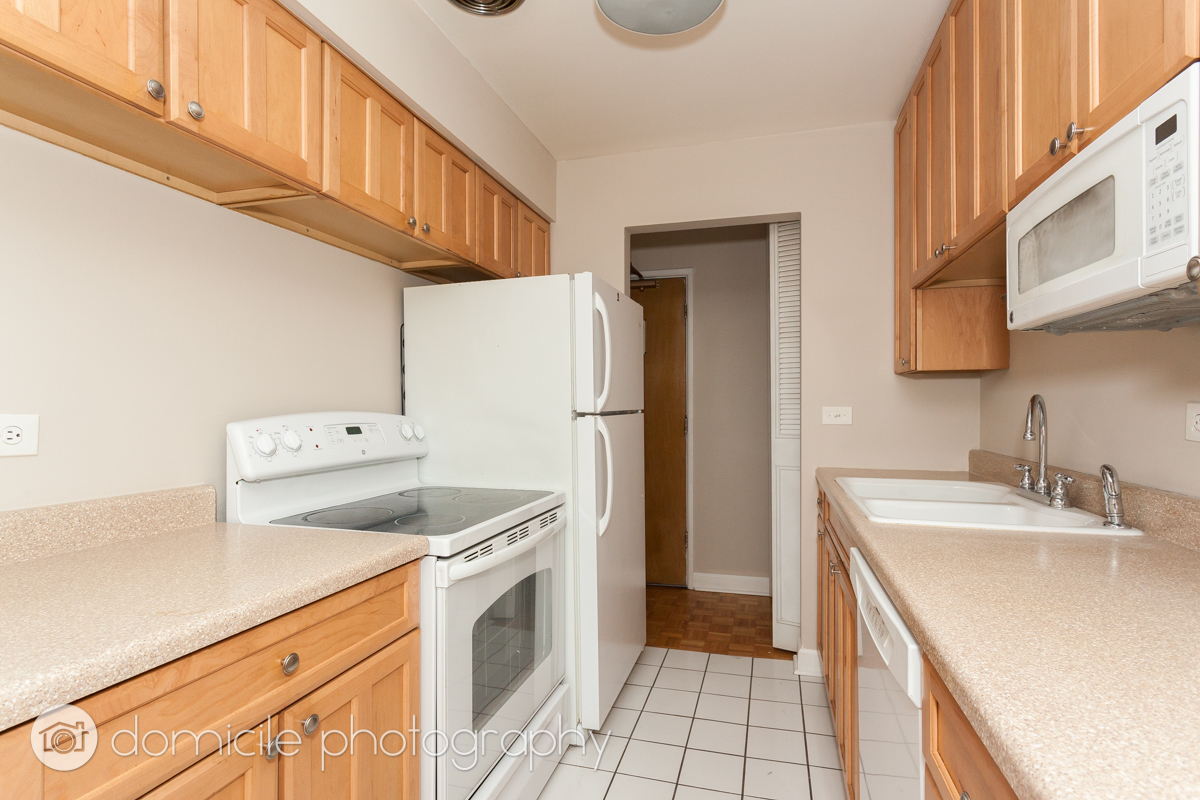 420 W Aldine Avenue 204