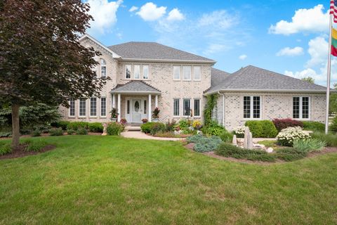 Photo of 877 Elm Street, Sugar Grove, IL 60554 (MLS # 12566373)