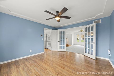 Tiny photo for 877 Elm Street, Sugar Grove, IL 60554 (MLS # 12566373)