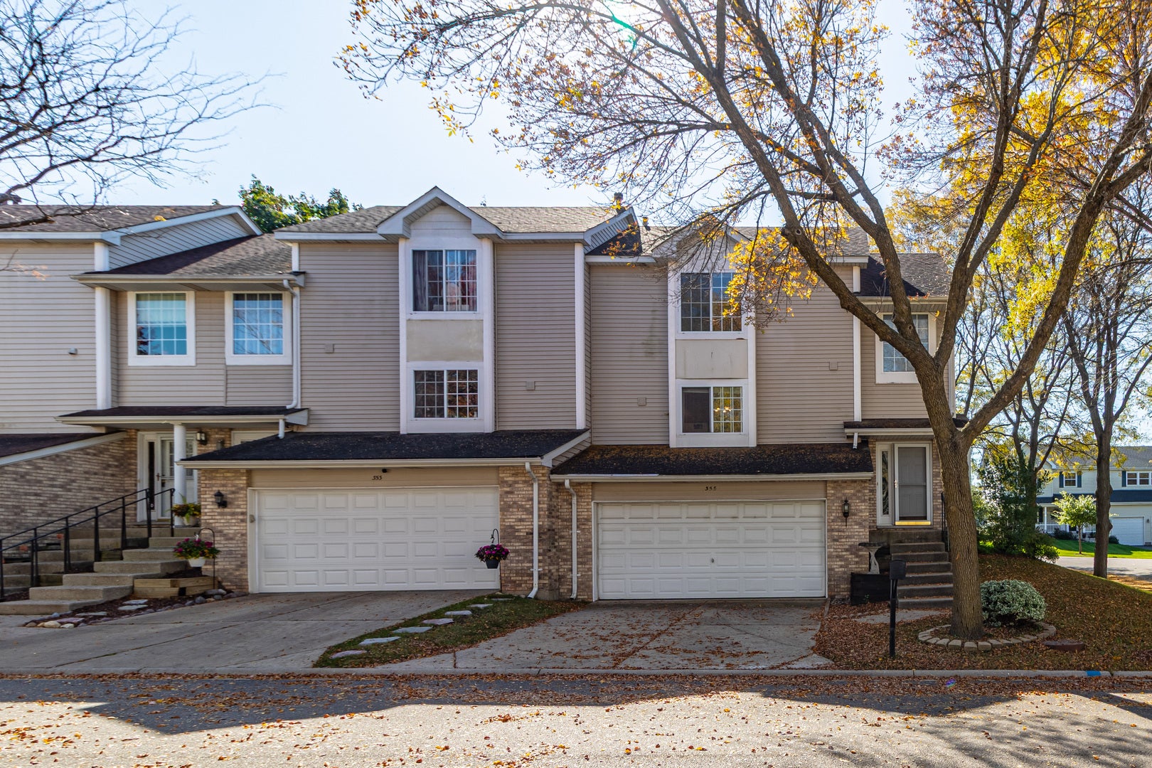 355 STEVENS Court