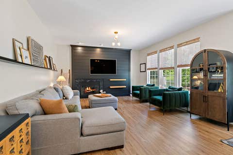 Tiny photo for 308 Buffalo Drive, Elgin, IL 60124 (MLS # 12695942)