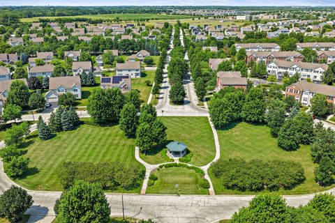 Tiny photo for 308 Buffalo Drive, Elgin, IL 60124 (MLS # 12695942)