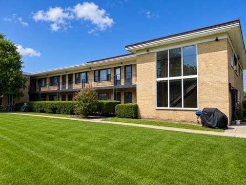 Photo of 44 King Arthur Court #12, Northlake, IL 60164 (MLS # 12729301)