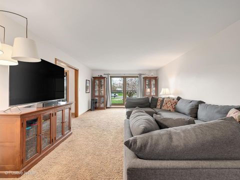 Tiny photo for 612 Stuart Drive, Carol Stream, IL 60188 (MLS # 12601407)