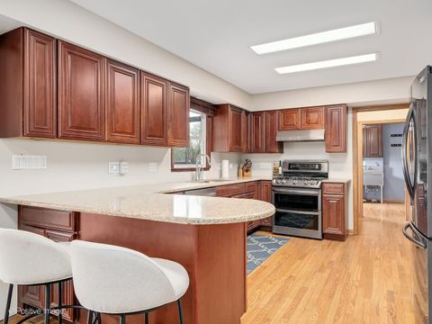 Tiny photo for 612 Stuart Drive, Carol Stream, IL 60188 (MLS # 12601407)