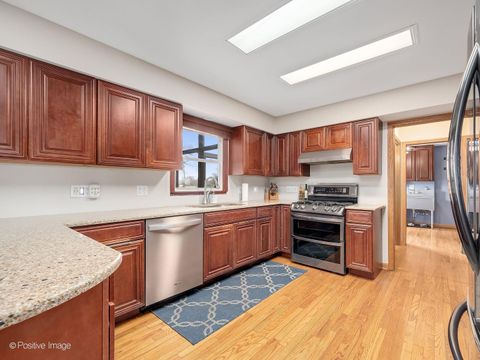 Tiny photo for 612 Stuart Drive, Carol Stream, IL 60188 (MLS # 12601407)