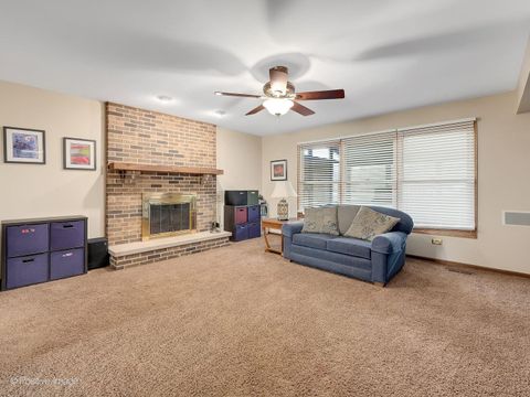 Tiny photo for 612 Stuart Drive, Carol Stream, IL 60188 (MLS # 12601407)