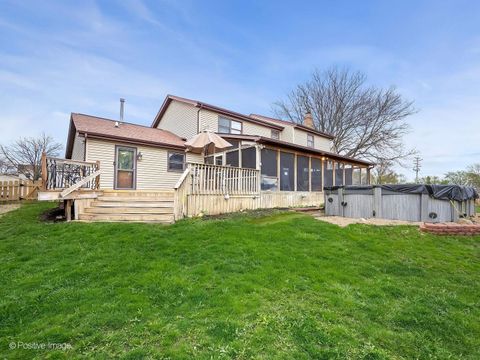 Tiny photo for 612 Stuart Drive, Carol Stream, IL 60188 (MLS # 12601407)