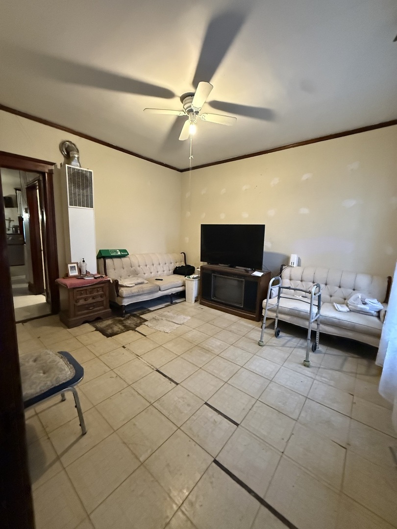 2847 S Harding Avenue