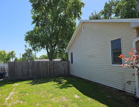 Tiny photo for 142 Fielder Drive, Salem, IL 62881 (MLS # 12649327)