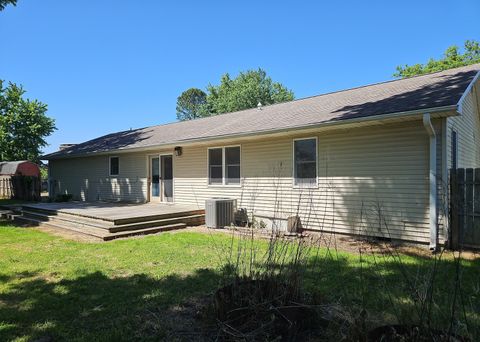 Tiny photo for 142 Fielder Drive, Salem, IL 62881 (MLS # 12649327)