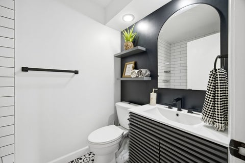 Tiny photo for 761 Garfield Avenue #C, Libertyville, IL 60048 (MLS # 12730318)