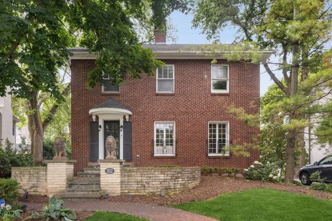 Photo of 352 RAVINE Road, Hinsdale, IL 60521 (MLS # 12682220)