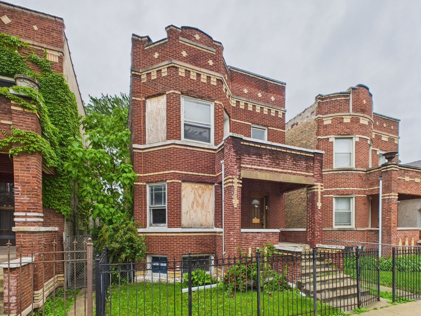 1019 N Leamington Avenue