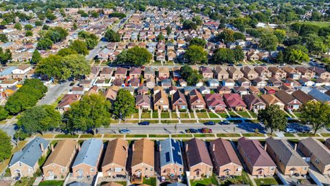 Tiny photo for 8223 S Sawyer Avenue, Chicago, IL 60652 (MLS # 12486055)