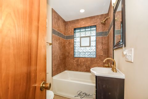 Tiny photo for 1009 Helen Avenue, Joliet, IL 60433 (MLS # 12539151)