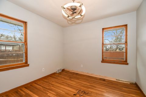 Tiny photo for 1009 Helen Avenue, Joliet, IL 60433 (MLS # 12539151)