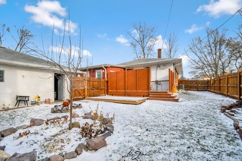 Tiny photo for 1009 Helen Avenue, Joliet, IL 60433 (MLS # 12539151)
