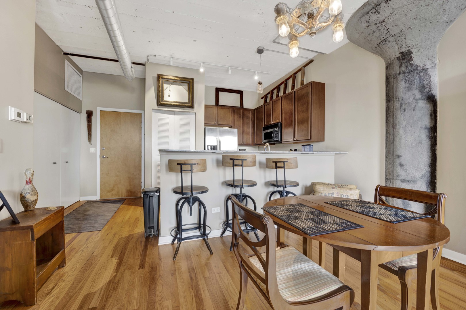 1071 W 15th Street 214