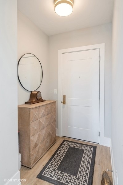 3839 N Clark Street 401