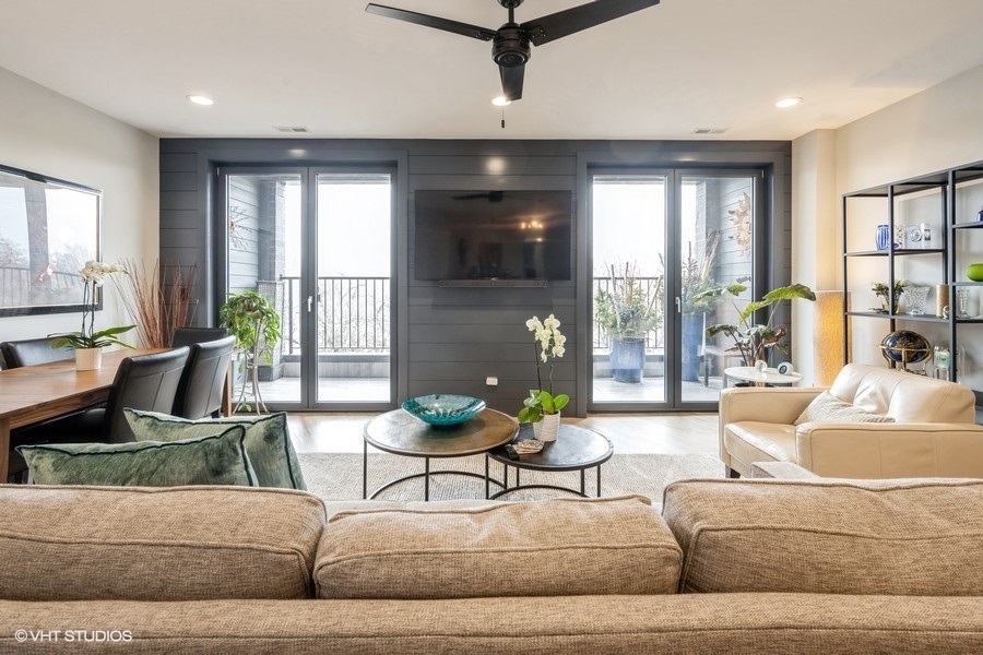 3839 N Clark Street 401