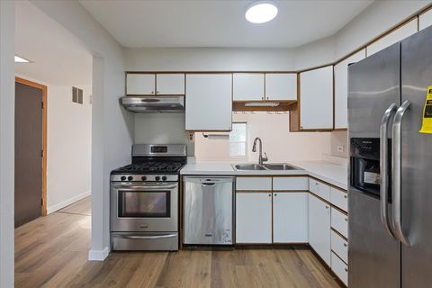 Tiny photo for 3 Dorchester Court, Streamwood, IL 60107 (MLS # 12497445)