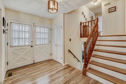 Tiny photo for 2406 N Lafayette Street, Arlington Heights, IL 60004 (MLS # 12547106)