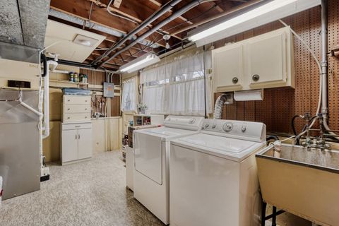 Tiny photo for 2406 N Lafayette Street, Arlington Heights, IL 60004 (MLS # 12547106)